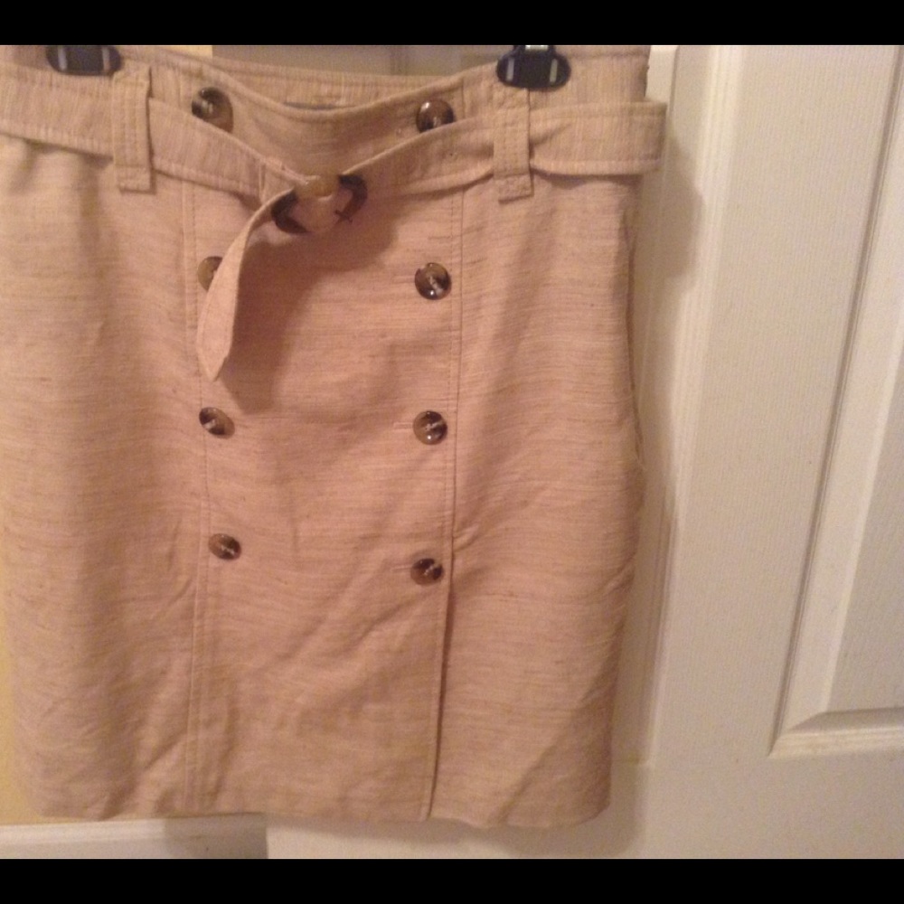 Ann Taylor beige skirt